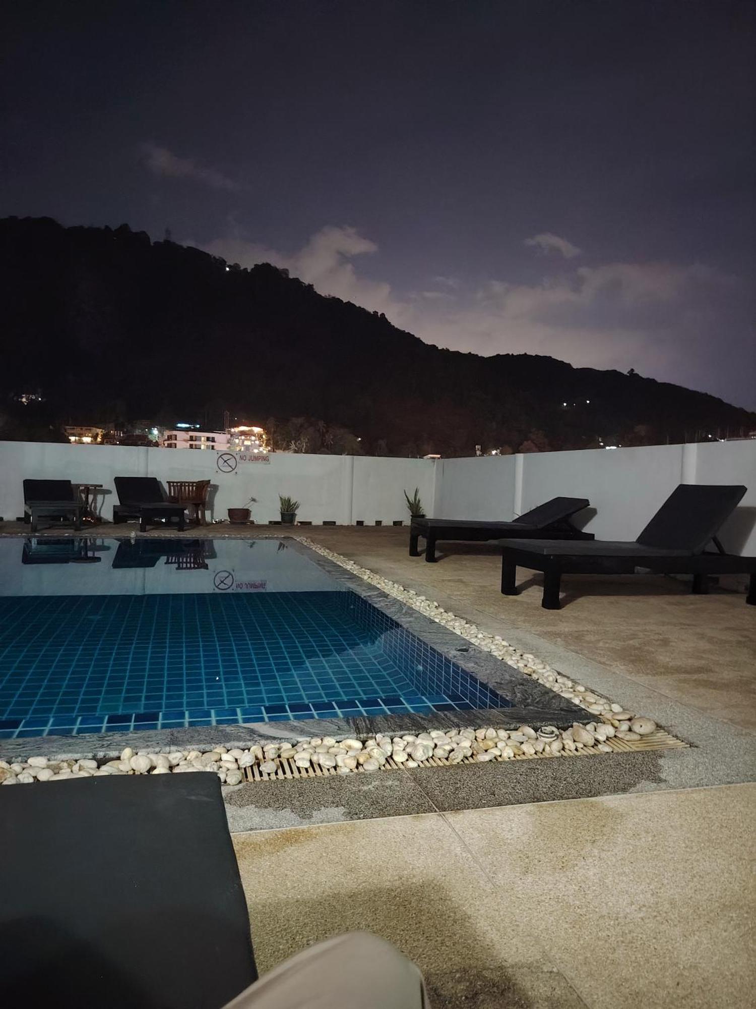 Aram Hotel Pantai Kata Bagian luar foto