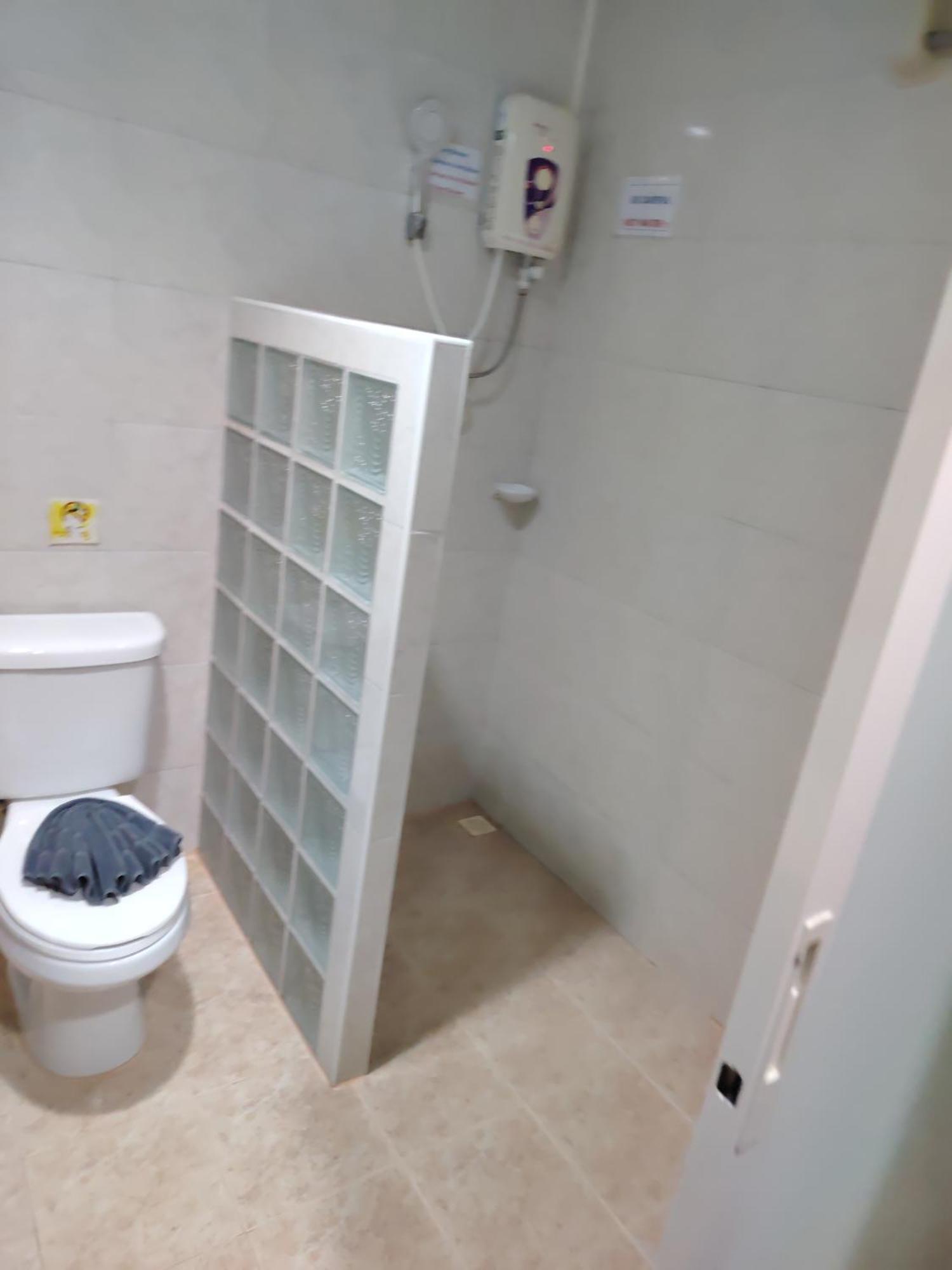 Aram Hotel Pantai Kata Bagian luar foto